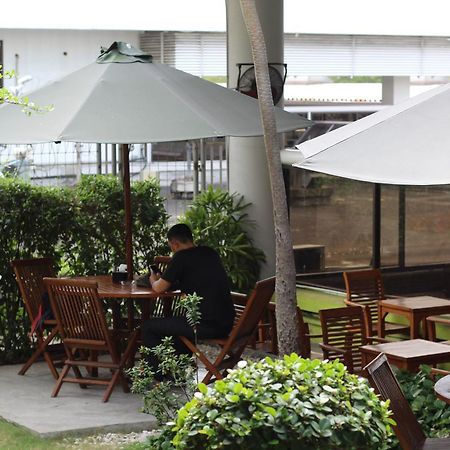 Cordia Hotel Surabaya Airport - Hotel Dalam Bandara - Formerly Ibis Budget Surabaya Airport Сидоарджо Екстериор снимка