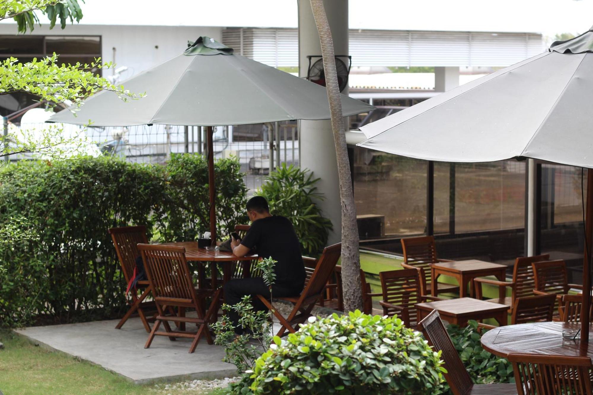 Cordia Hotel Surabaya Airport - Hotel Dalam Bandara - Formerly Ibis Budget Surabaya Airport Сидоарджо Екстериор снимка