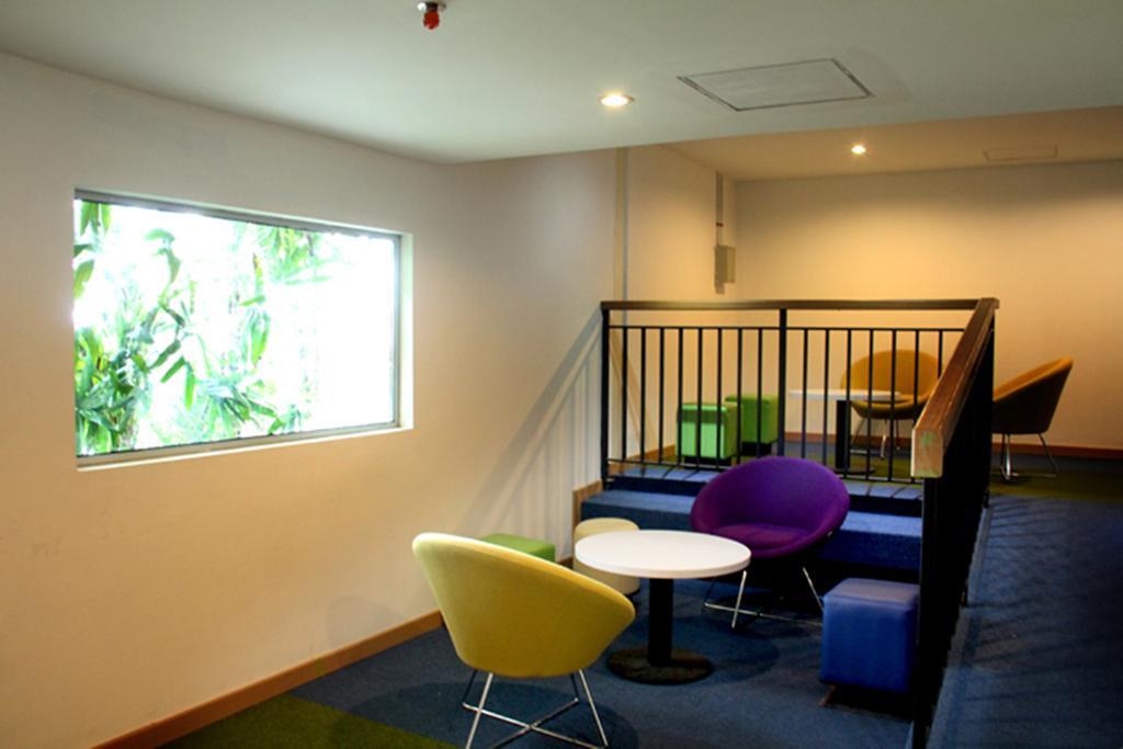 Cordia Hotel Surabaya Airport - Hotel Dalam Bandara - Formerly Ibis Budget Surabaya Airport Сидоарджо Екстериор снимка