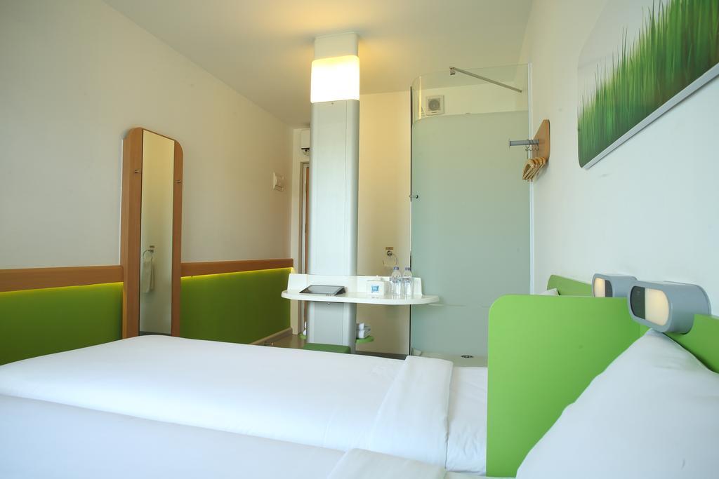 Cordia Hotel Surabaya Airport - Hotel Dalam Bandara - Formerly Ibis Budget Surabaya Airport Сидоарджо Екстериор снимка