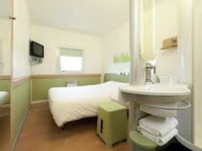 Cordia Hotel Surabaya Airport - Hotel Dalam Bandara - Formerly Ibis Budget Surabaya Airport Сидоарджо Екстериор снимка