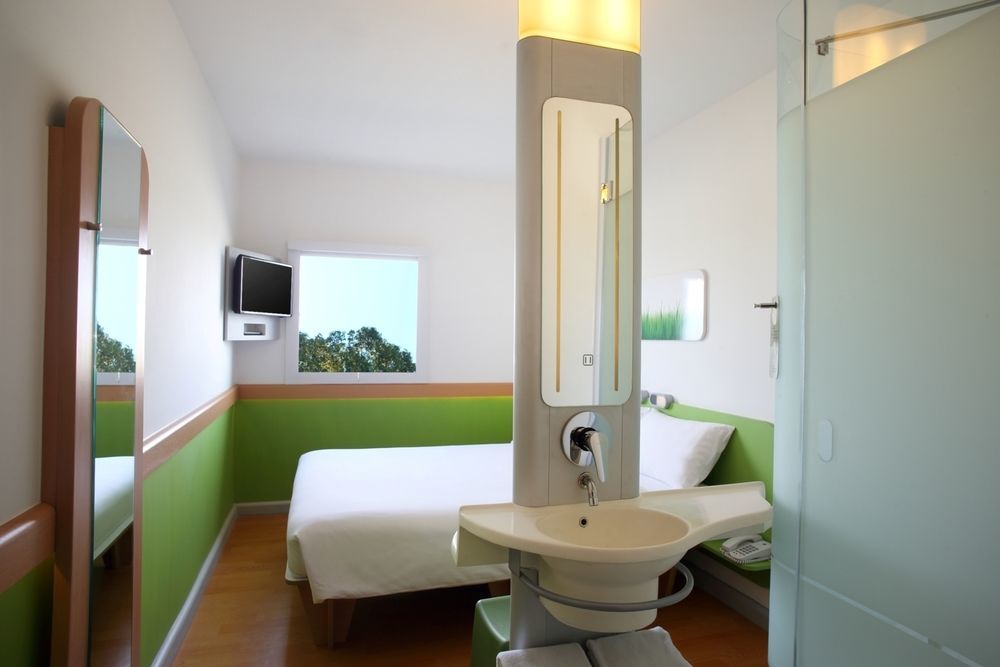 Cordia Hotel Surabaya Airport - Hotel Dalam Bandara - Formerly Ibis Budget Surabaya Airport Сидоарджо Екстериор снимка