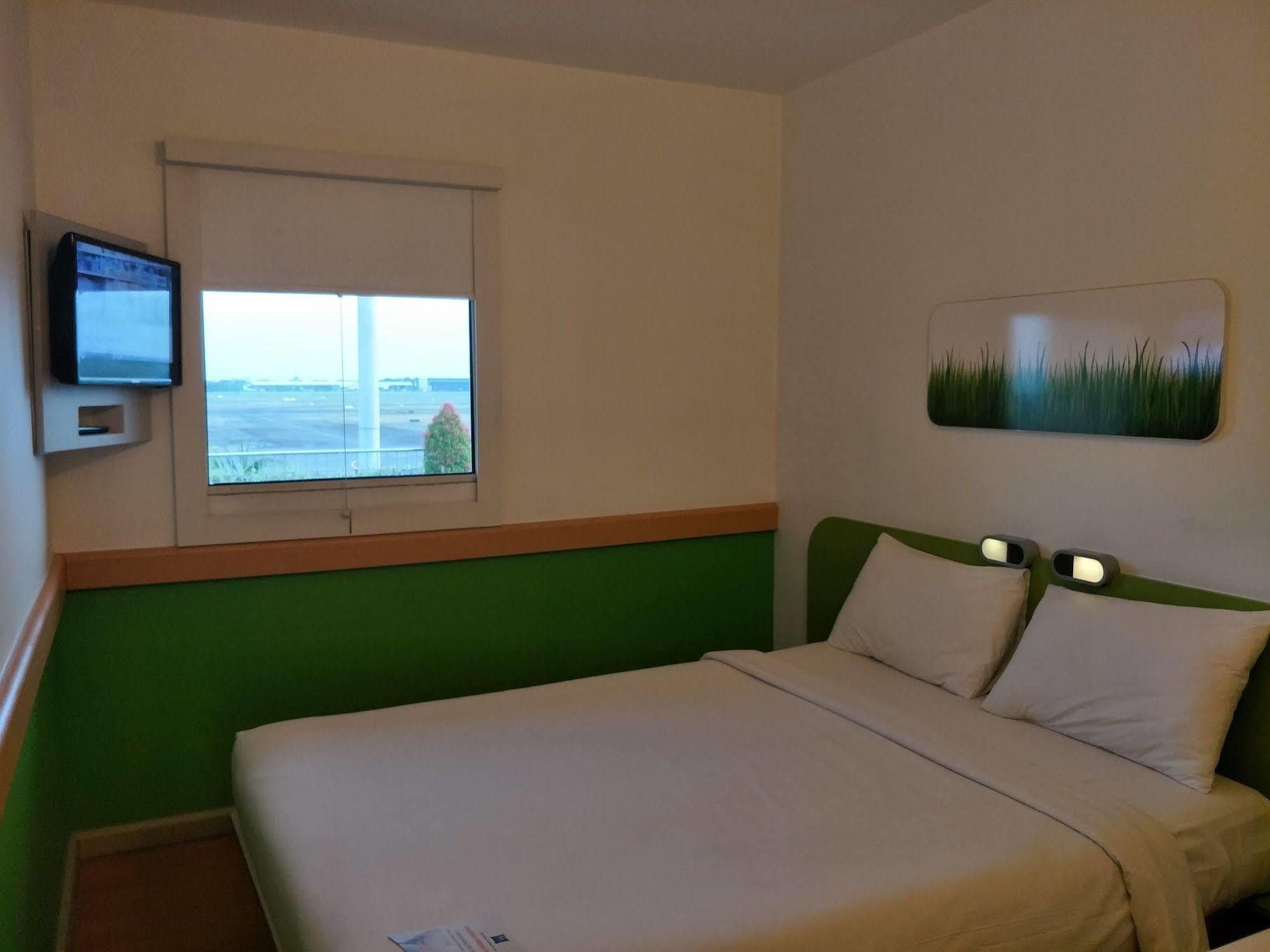 Cordia Hotel Surabaya Airport - Hotel Dalam Bandara - Formerly Ibis Budget Surabaya Airport Сидоарджо Екстериор снимка
