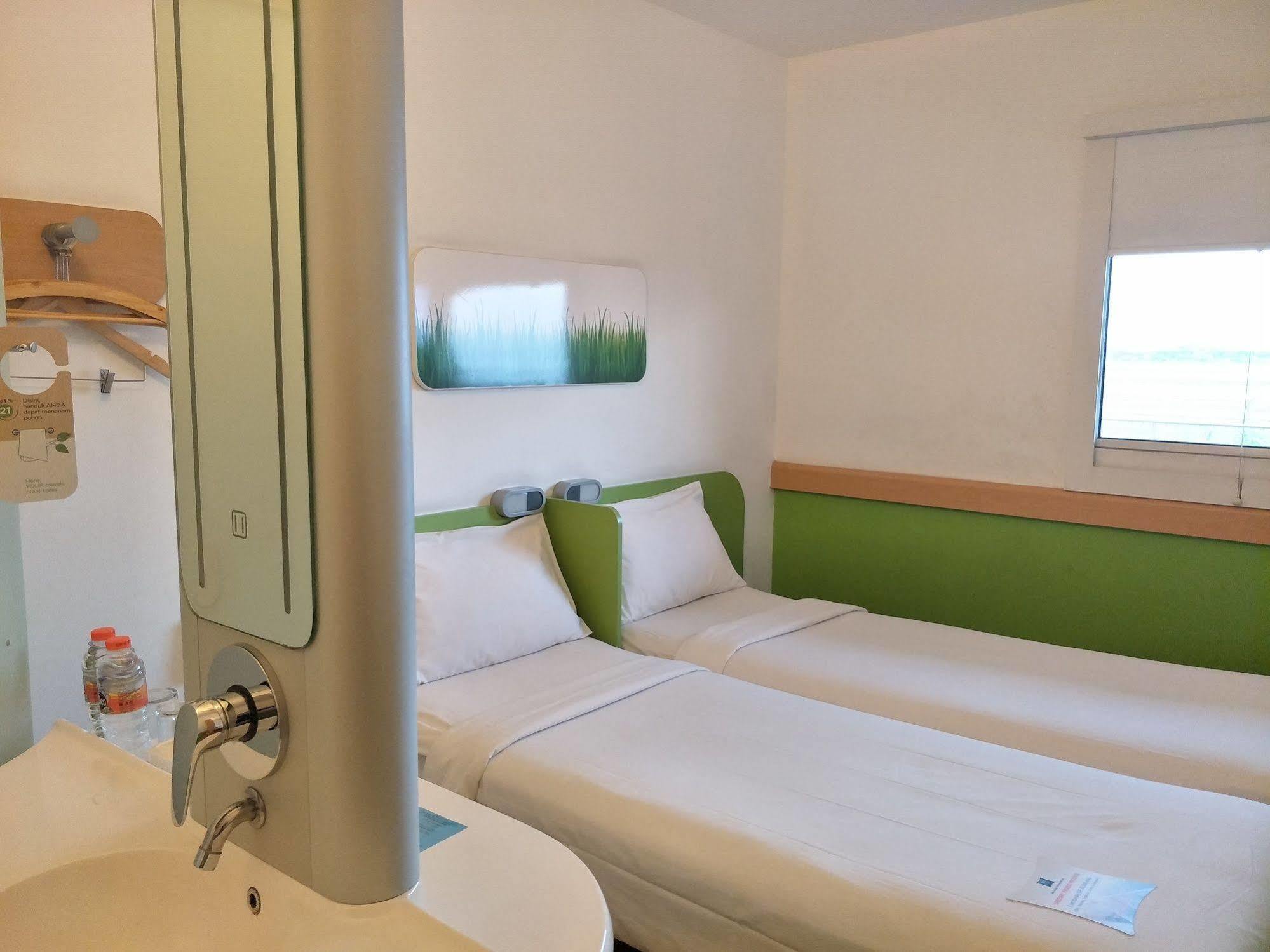 Cordia Hotel Surabaya Airport - Hotel Dalam Bandara - Formerly Ibis Budget Surabaya Airport Сидоарджо Екстериор снимка