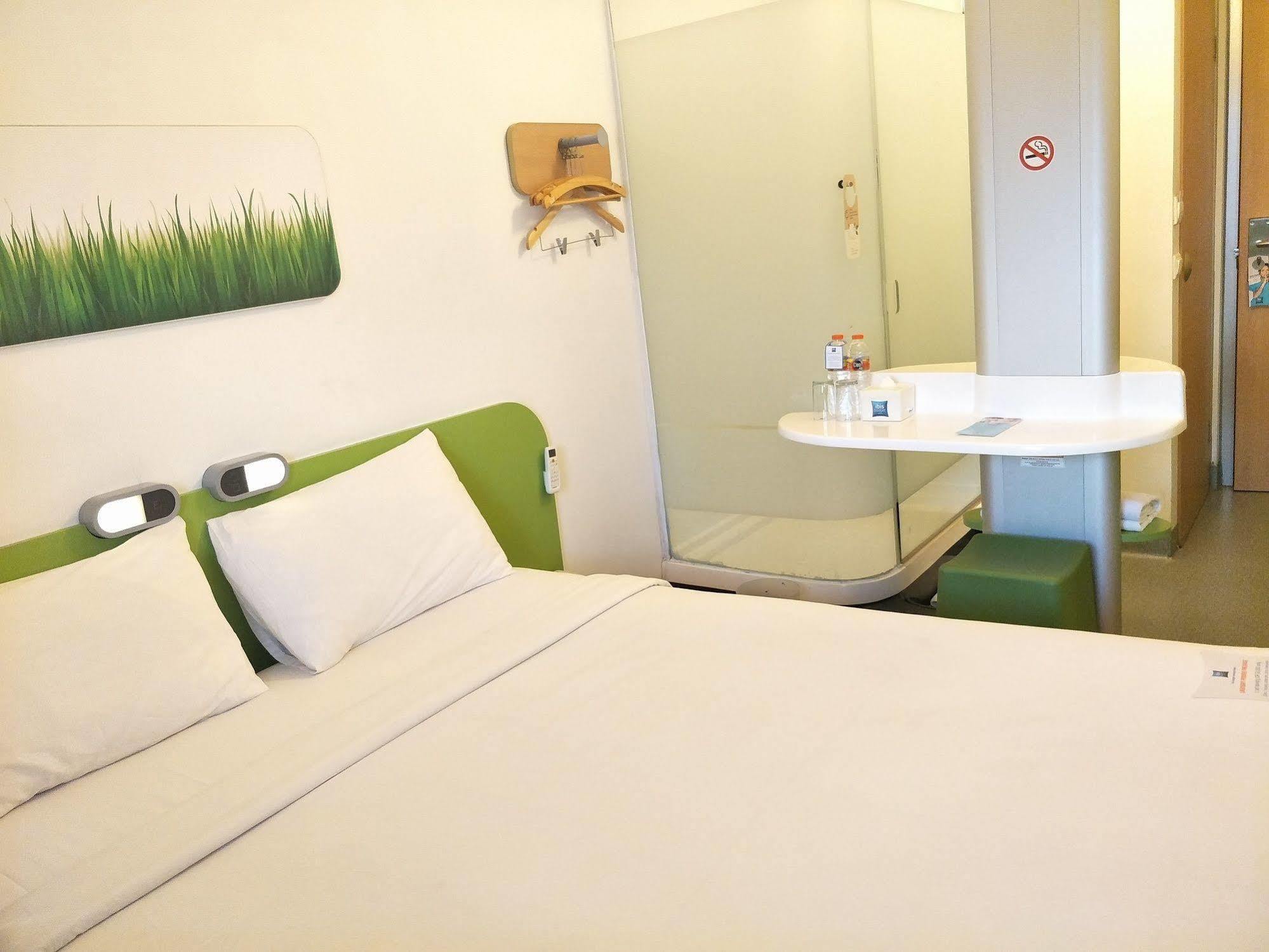 Cordia Hotel Surabaya Airport - Hotel Dalam Bandara - Formerly Ibis Budget Surabaya Airport Сидоарджо Екстериор снимка