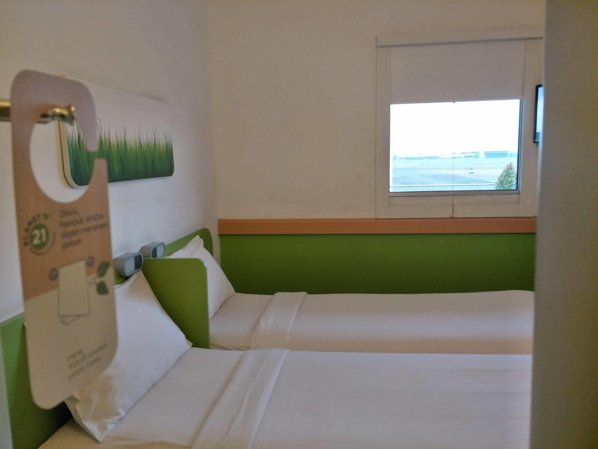 Cordia Hotel Surabaya Airport - Hotel Dalam Bandara - Formerly Ibis Budget Surabaya Airport Сидоарджо Екстериор снимка