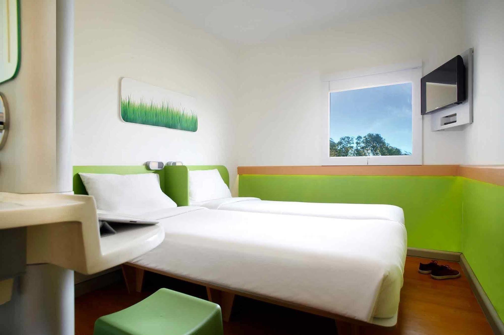 Cordia Hotel Surabaya Airport - Hotel Dalam Bandara - Formerly Ibis Budget Surabaya Airport Сидоарджо Екстериор снимка